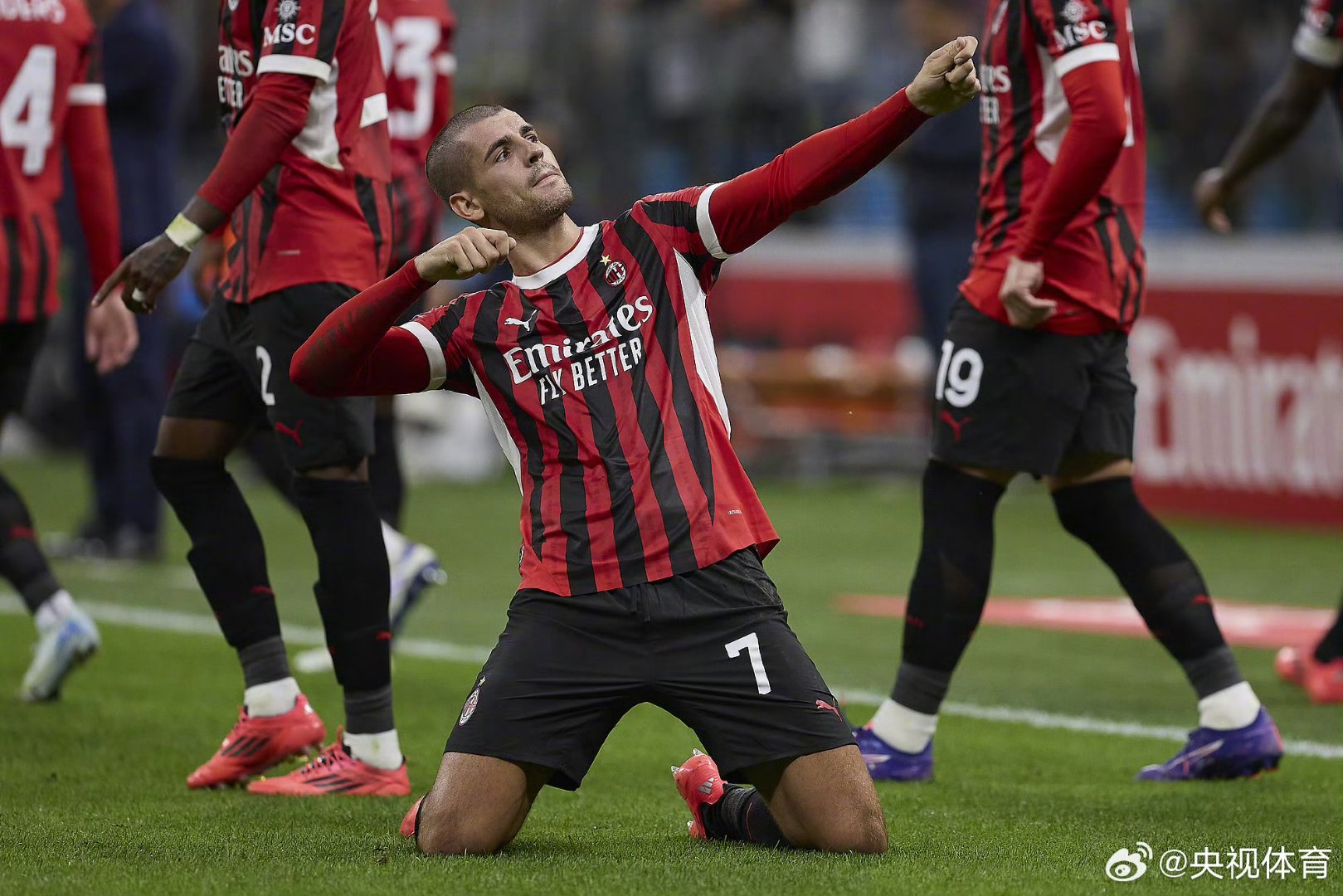 电竞赛事-罗马迎意甲关键赛，清晨远射贴柱，气氛紧张，资深球员宣示担当的简单介绍